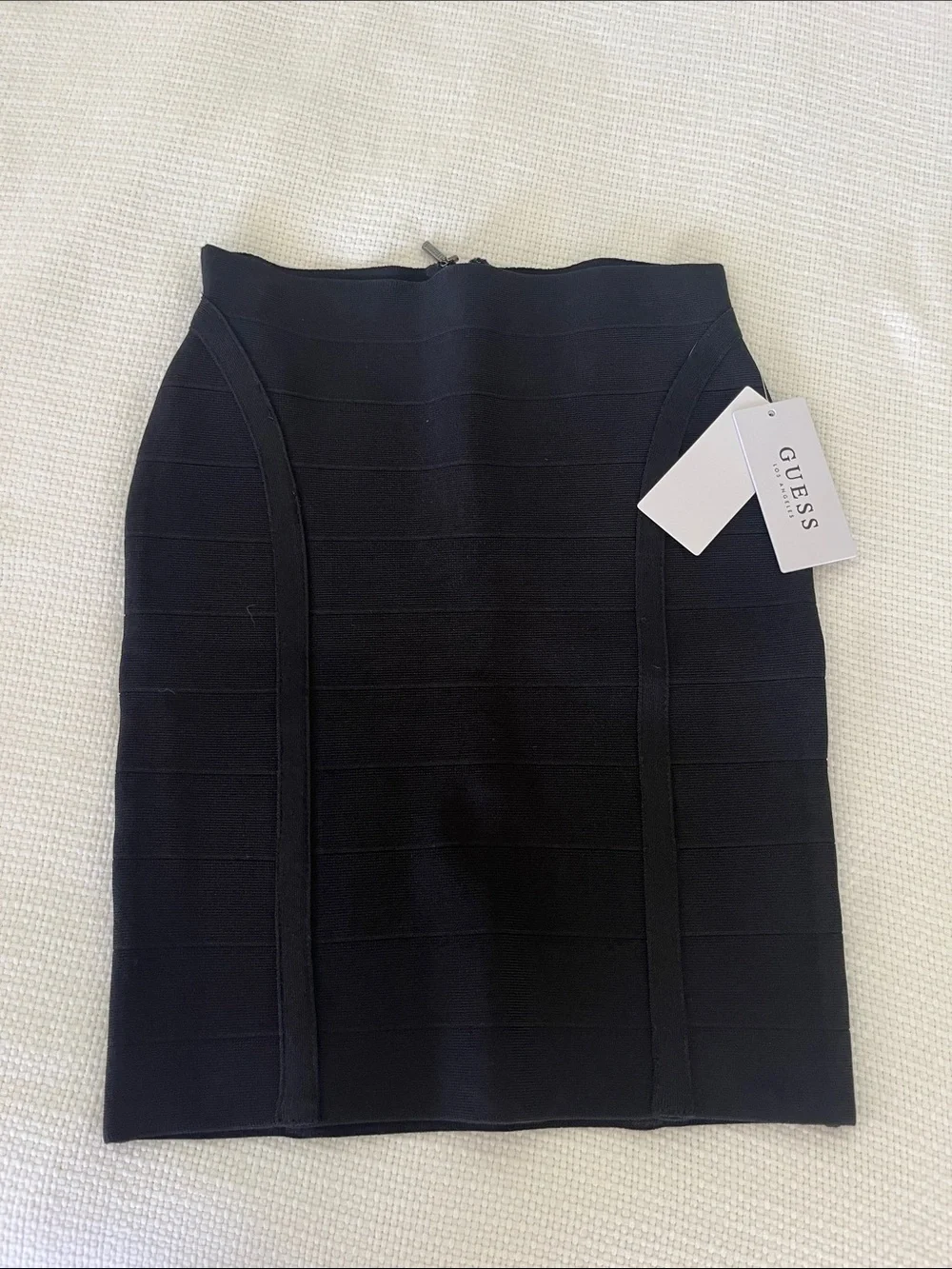GUESS Ottoman Stitch Mirage Skirt NWT Size S - Picture 1 of 4